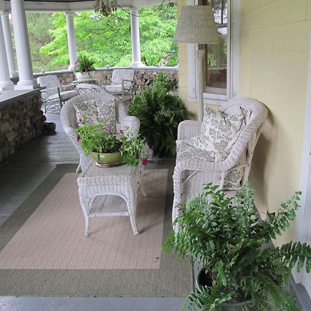 Hilltop House Bed & Breakfast 아메니다 외부 사진