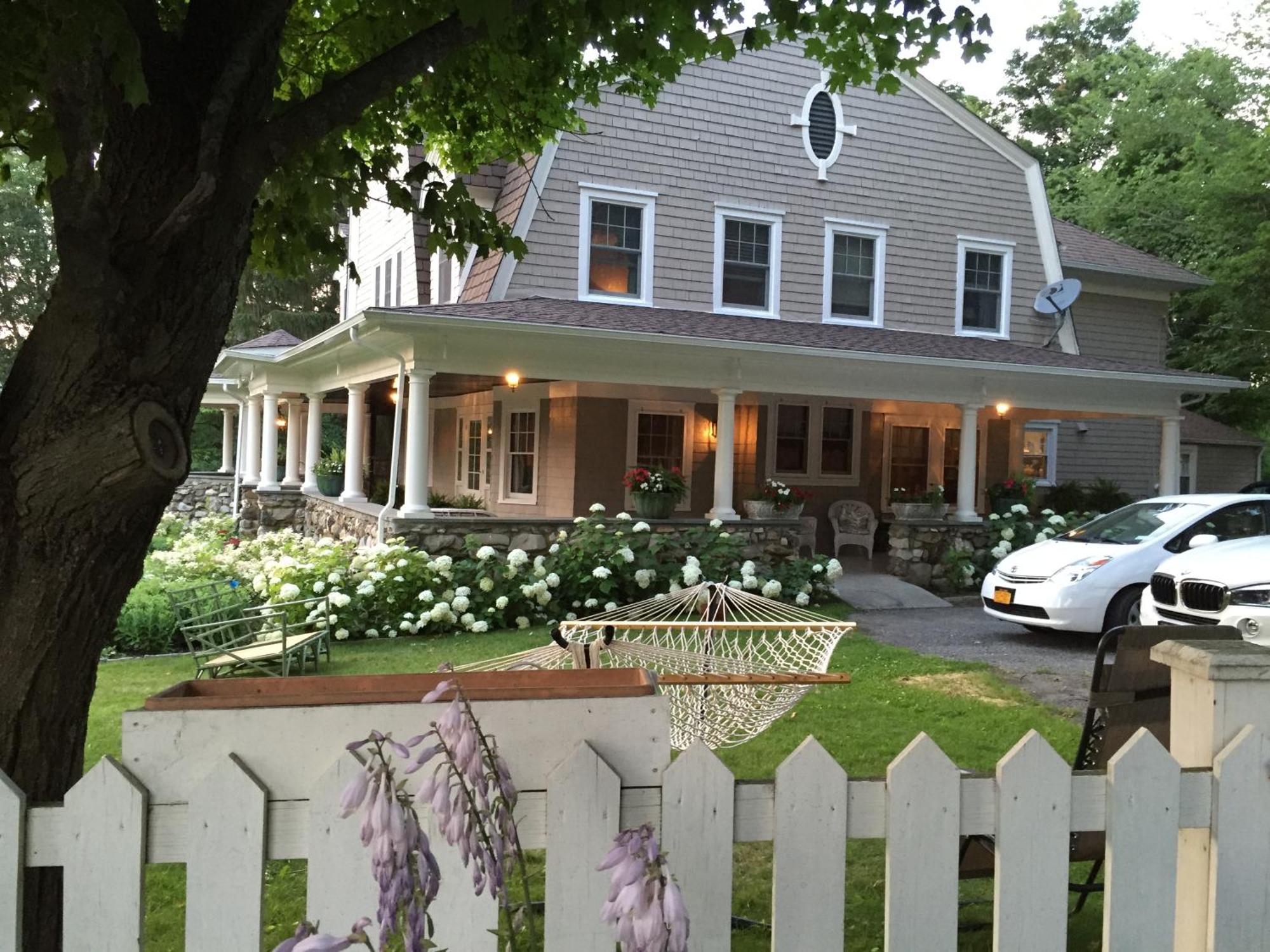 Hilltop House Bed & Breakfast 아메니다 외부 사진