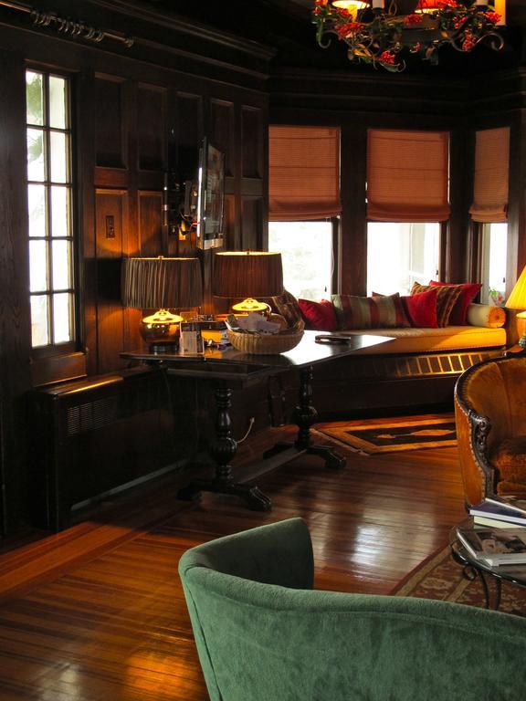 Hilltop House Bed & Breakfast 아메니다 외부 사진