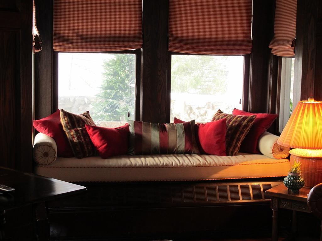 Hilltop House Bed & Breakfast 아메니다 외부 사진