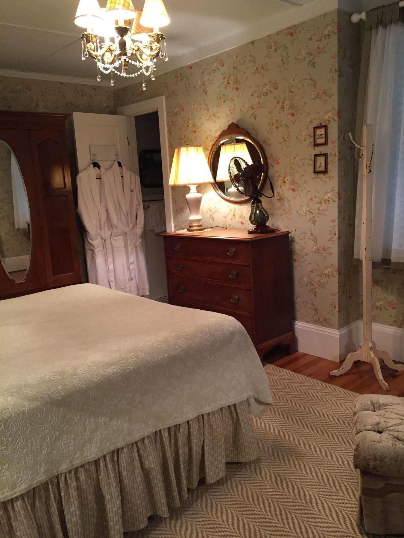 Hilltop House Bed & Breakfast 아메니다 외부 사진