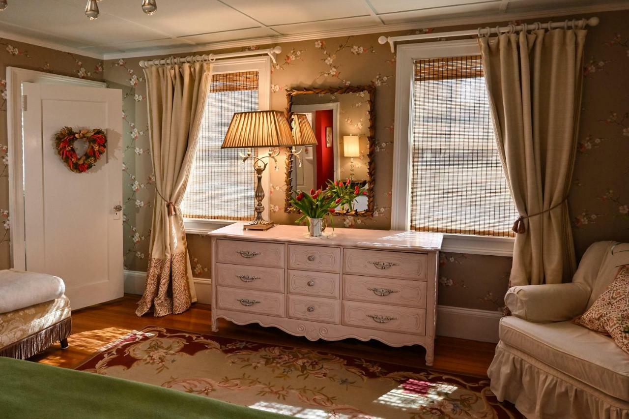Hilltop House Bed & Breakfast 아메니다 외부 사진